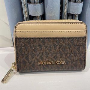 Michael Kors Jet Set Travel Medium Zip Around Card Case Bisque